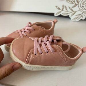 Pink osh kosh shoes